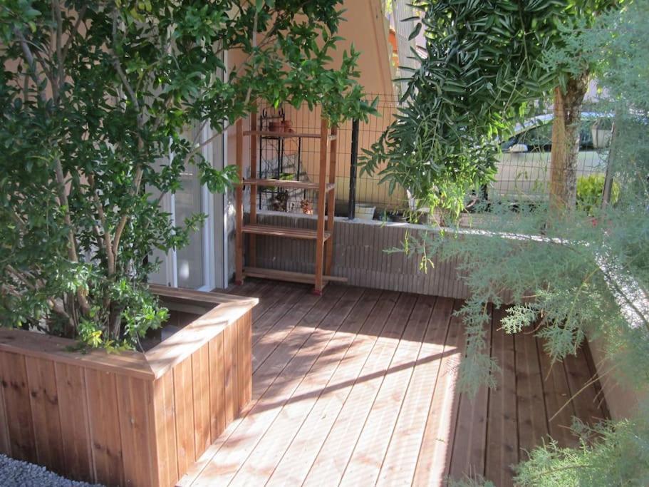 T2 Refait A Neuf Avec Petit Jardin Et Parking Apartment Millau Luaran gambar